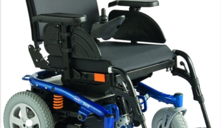 Frère handicapé en difficulté quotidiennement