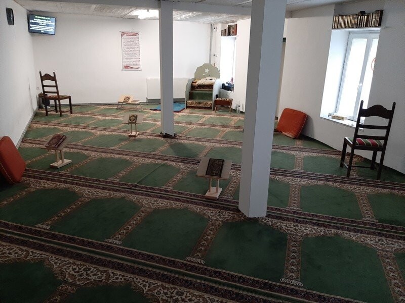 LA MOSQUEE A BESOIN DE VOUS FI SABIL ALLAH.