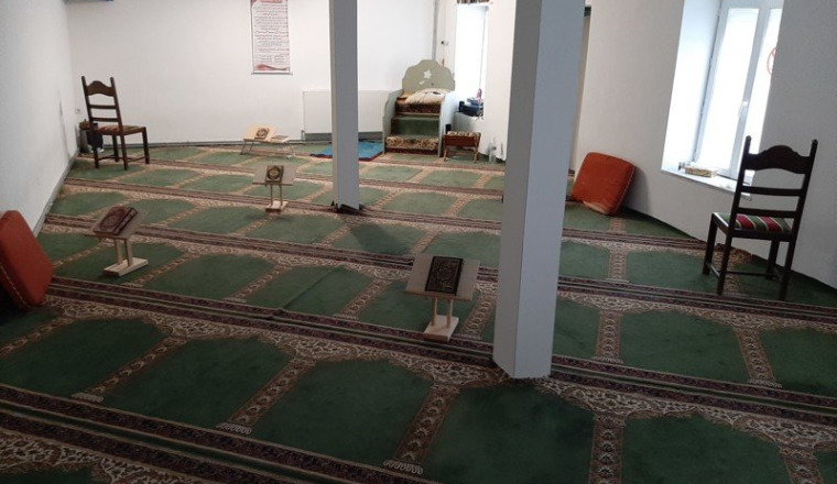 LA MOSQUEE A BESOIN DE VOUS FI SABIL ALLAH.