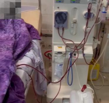 Séance de dialyse pour une personne malade au Mali