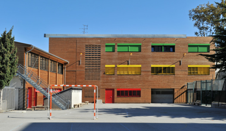 Solidarité avec les familles du collège Quinet