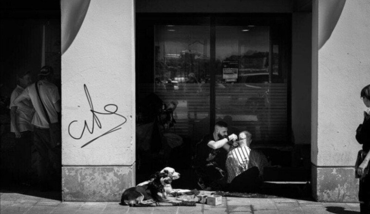 LA NOMADE DE COIFF IN THE STREET EN FRANCE