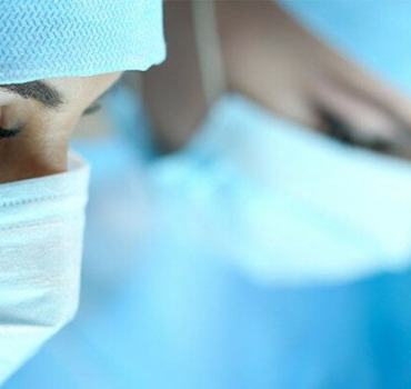 Chirurgie de tumeur d'un villageois de Taksbit