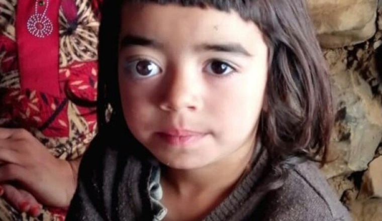 L’œil de la petite Amina, 3 ans de Taghia / passah