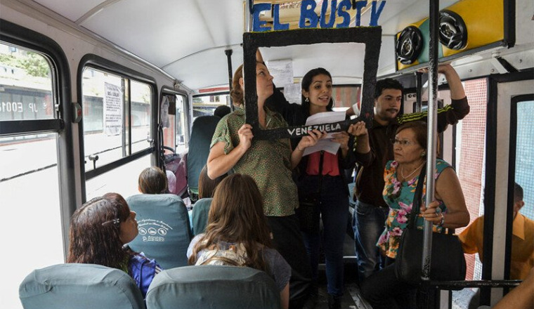 El Bus TV : L'information quoi qu'il en coûte