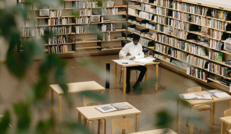 1000 ouvrages en 3 mois !! Bibliothèque au Togo