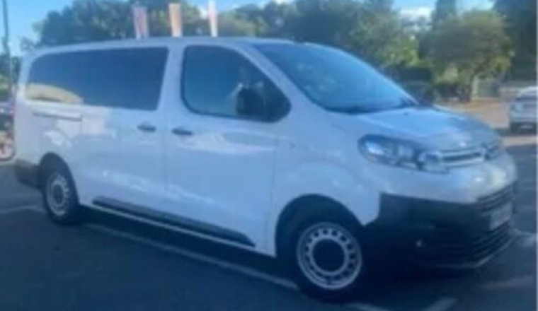 Finaliser l’achat du minibus