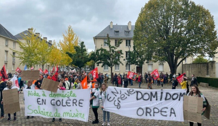 Auxiliaire de vie en grève