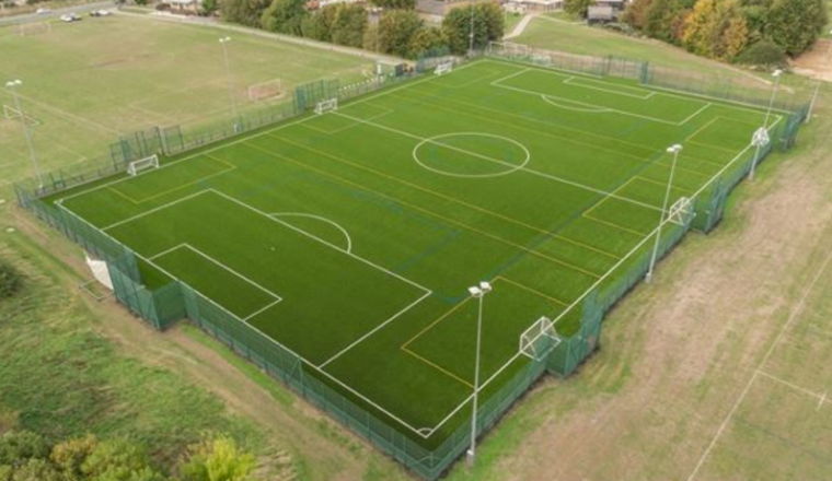 El Maader Centre mérite un stade de football