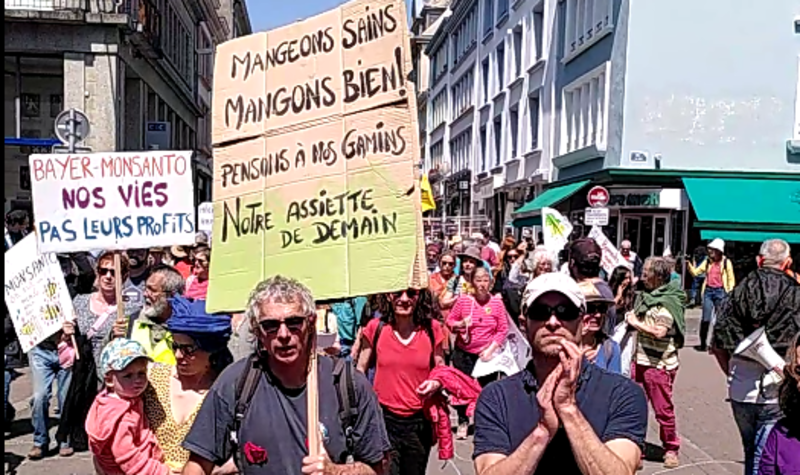 Pour le Collectif organisateur "Contre Monsanto"