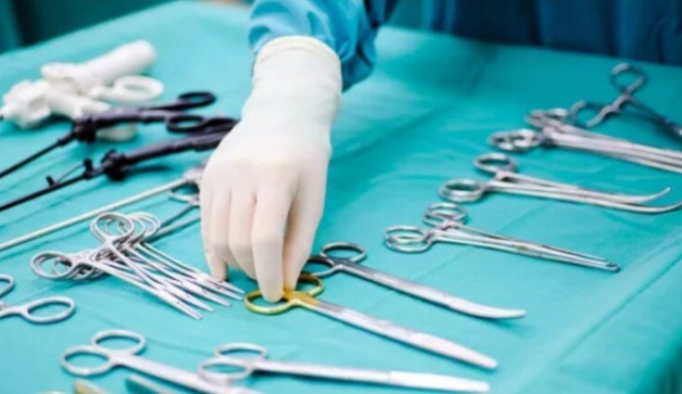 Chirurgie urgente a la clinique Azhar (Alger)