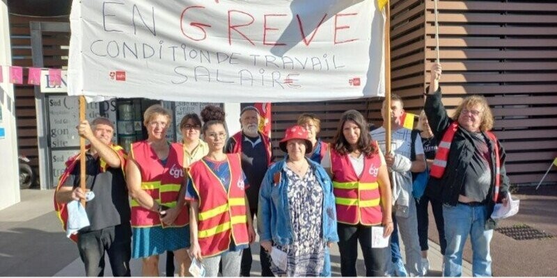 Travailleurs-ses de l'entretien d' Elior en grève
