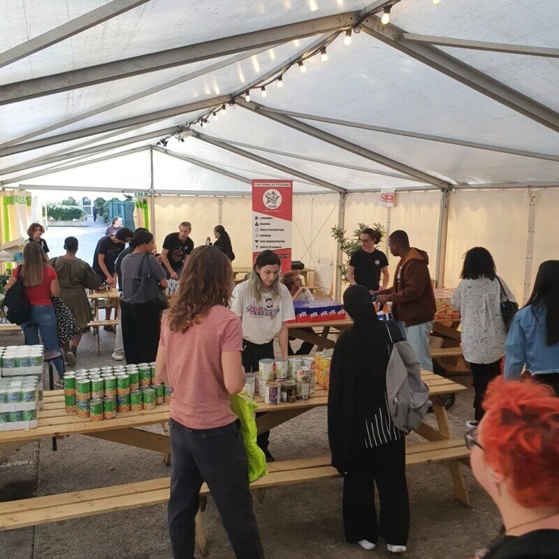 Des distributions alimentaires pour les étudiants