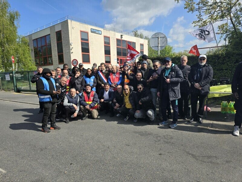 Caisse en solidarité aux grévistes