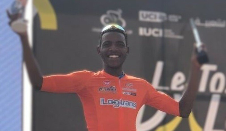 Un nouveau vélo pour Eric Manizabayo