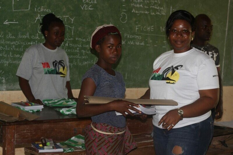 Offrir des Kits scolaires aux orphelins de VA-TOGO