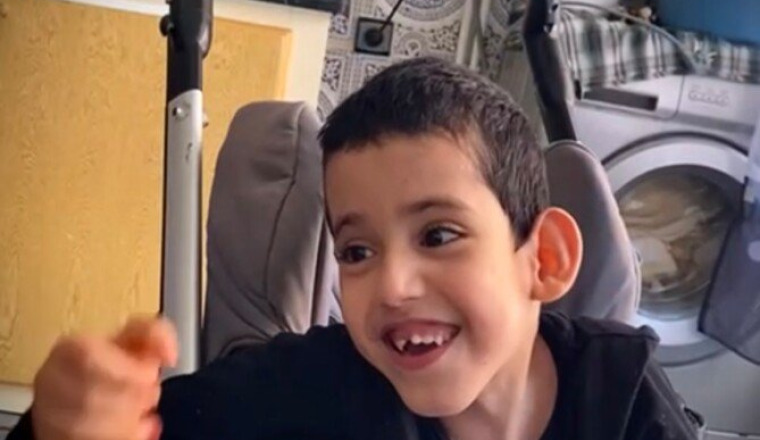 Aidez Mohamed à préserver son sourire !