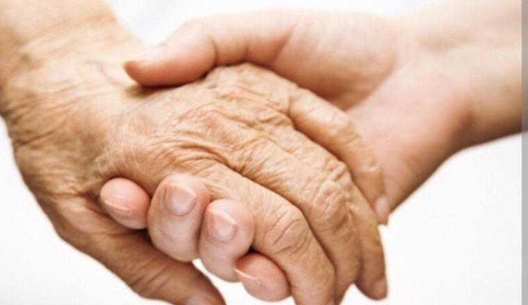 Urgence médicale pour une dame de 64 ans