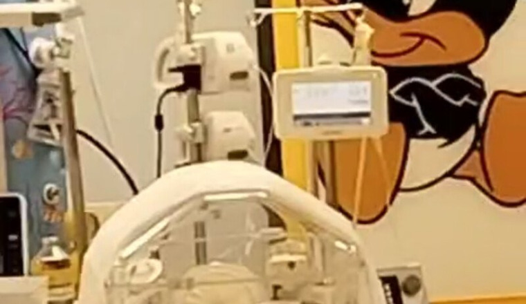 Un bébé entre la vie et la mort