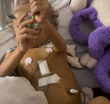 Aider elio à luter contre le syndrome d’alagille