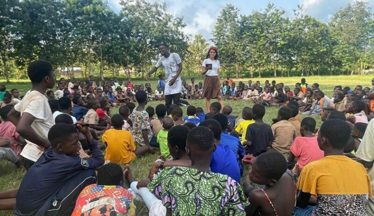 Un Geste Un Espoir by HOG pour des enfants au TOGO