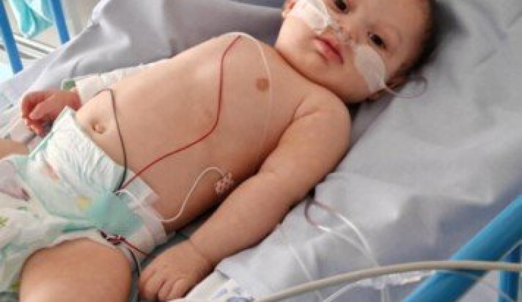 Urgence vitale pour le cœur de bébé Youcef