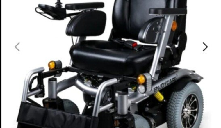 UN FAUTEUIL POUR TARIK!
