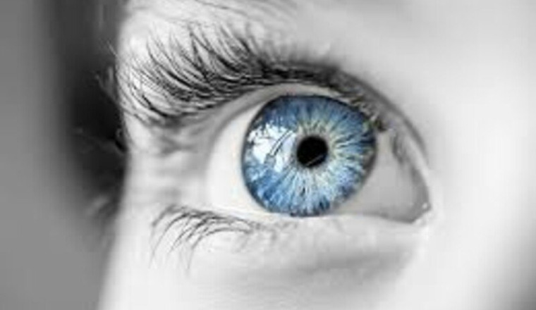 Opération pour les yeux du petit chihab