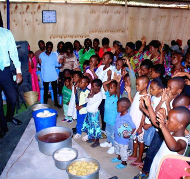 Collecte de Nourriture pour 300 Veuves et Orphelins 