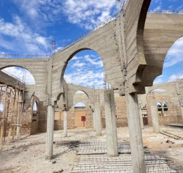 Posons les dernières pierres de notre mosquée