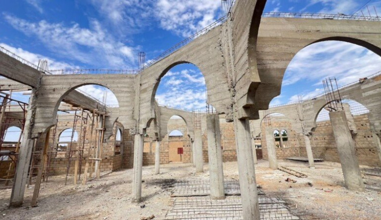 Posons les dernières pierres de notre mosquée