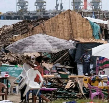 Aide humanitaire âpre cyclone Gezani