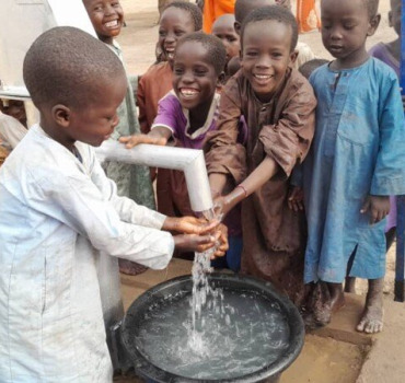 UN FORAGE AU TCHAD