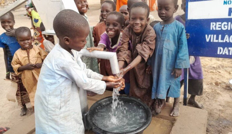 UN FORAGE AU TCHAD