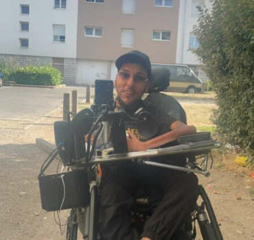 véhicule adapté + projet en Algérie pour adel