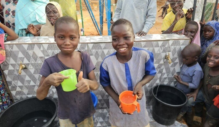 L'EAU SAINE EST UN DROIT