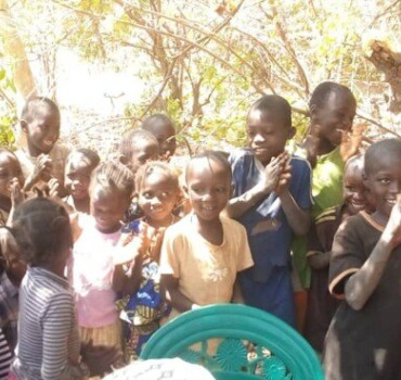 Forage et latrines pour les enfants de Lakô