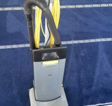 Un aspirateur pour la mosquée Ennour